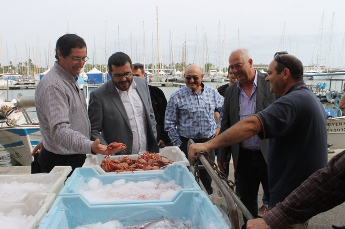 Vidal con pescadores