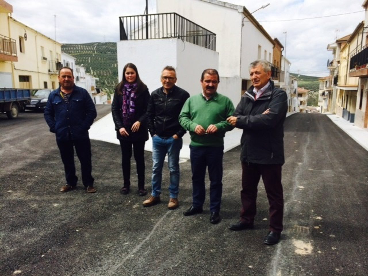 Castro (2d) visita las actuaciones realizadas en Santo Tomé.