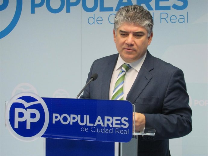PP CR (Nota, Fotografía Y Cortes De Voz) Cotillas: "Page Va A Perpetrar Hoy Un E