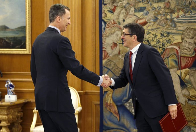 El rey Felipe VI recibe al presidente del Congreso, Patxi López