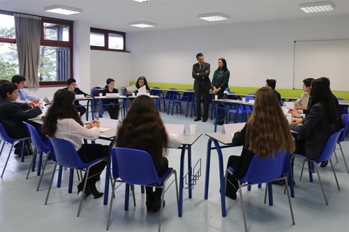Alumnos del CEU Montepríncipe simulan un consejo de la ONU