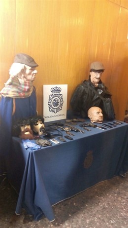 Máscaras y armas intervenidos a los atracadores