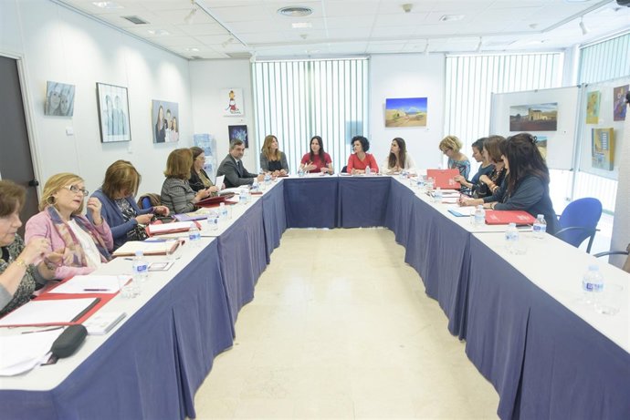 Diputadas y técnicas de Igualdad andaluzas, reunidas en Almería.