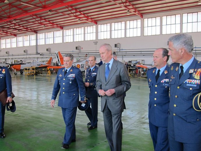 El ministro de Defensa en funciones, Pedro Morenés, en la AGA