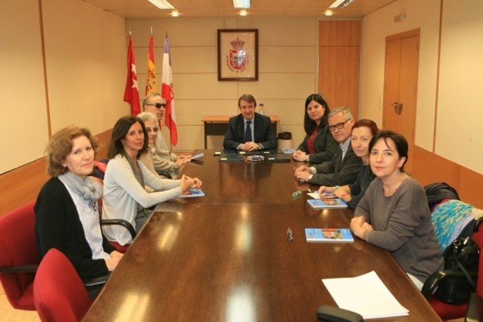 Reunión con centros escolares