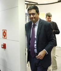 El PSOE critica que Podemos vaya ahora "persiguiendo" a IU después de "despreciarlo"