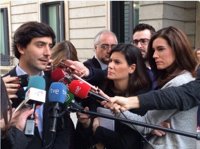 Roldán (Ciudadanos) dice que Rivera simplemente ofrece una opción más para formar gobierno