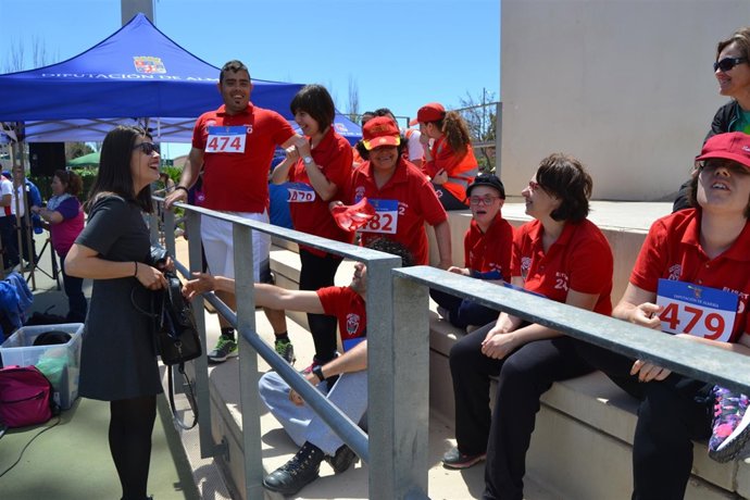 La diputada Ángeles Martínez ha visitado a los usuarios del Paida.