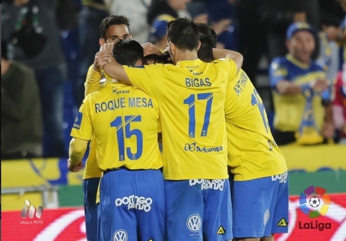 Las Palmas golea al Getafe y coge aire con el descenso