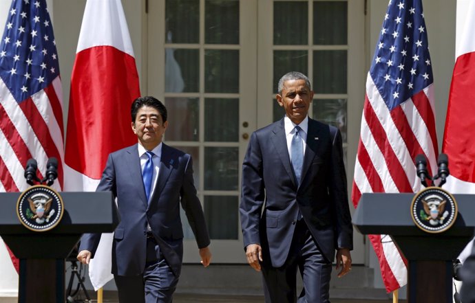 Barack Obama y el primer ministro japonés Shinzo Abe