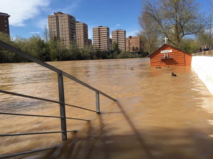El río Pisuerga, a su paso por Valladolid el 18 de abril de 2016