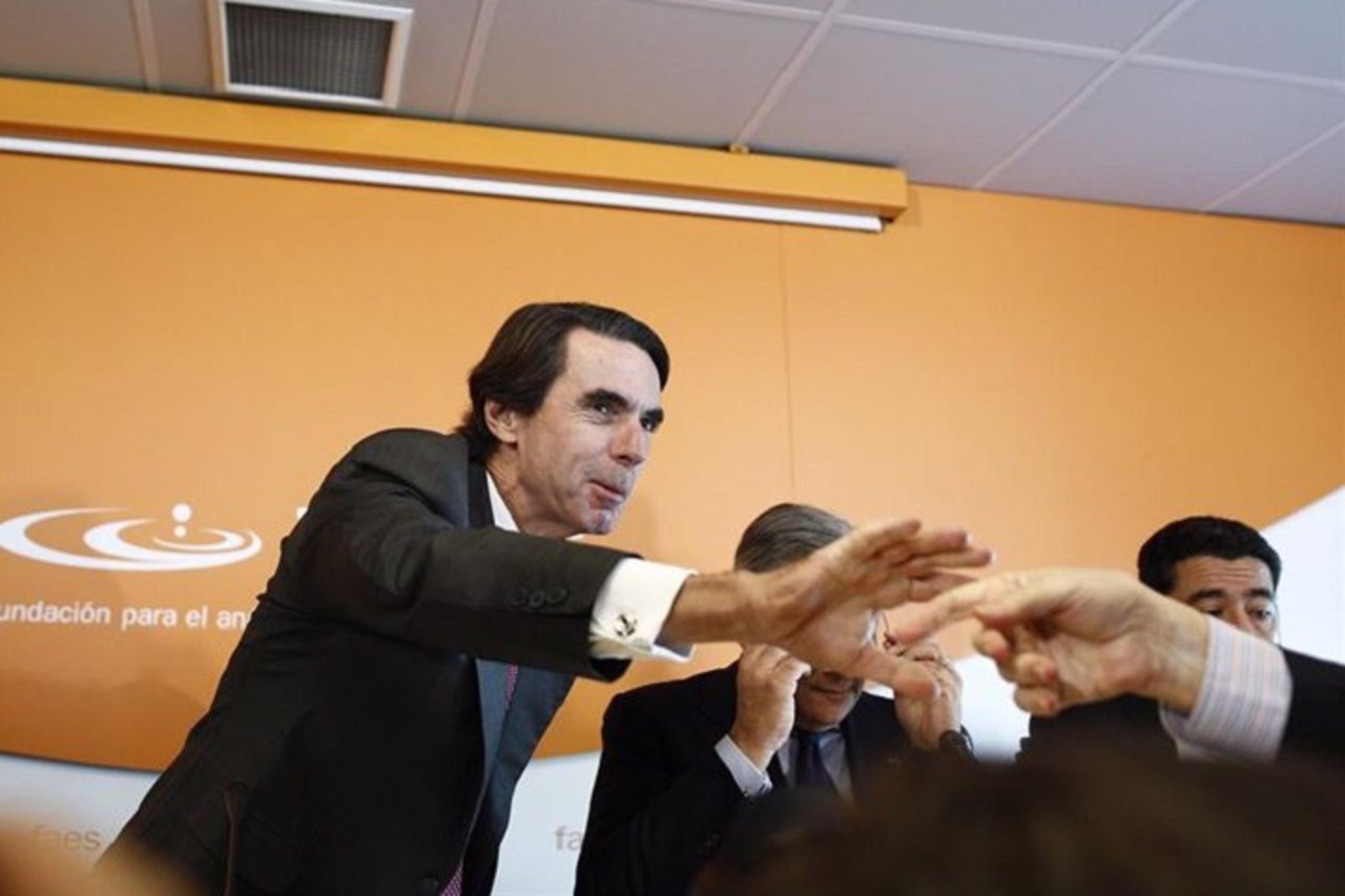 Aznar denuncia la revelación de sus datos tributarios