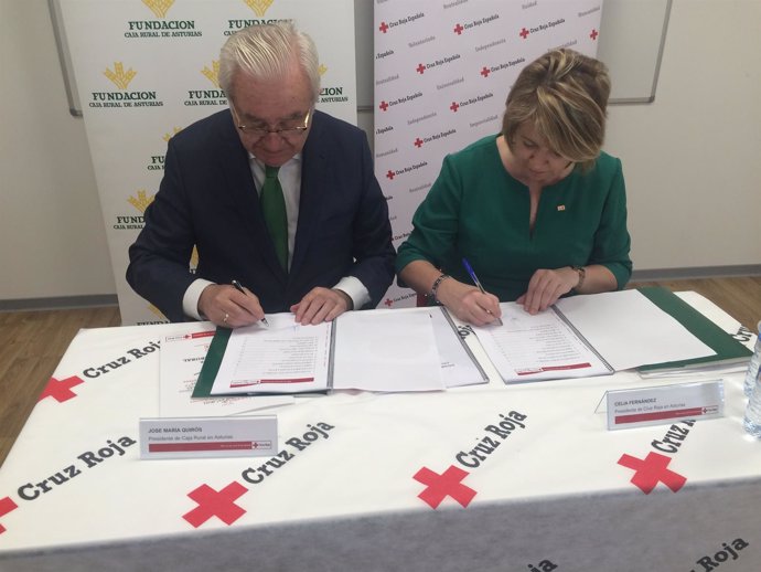 Firma del convenio de colaboración entre Cruz Roja y Caja Rural.