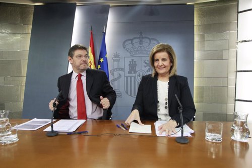 Rafael Catalá y Fátima Báñez tras el Consejo de Ministros