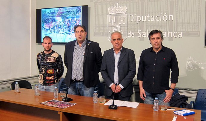 Presentación de la carrera 'Corriendo entre lobos'