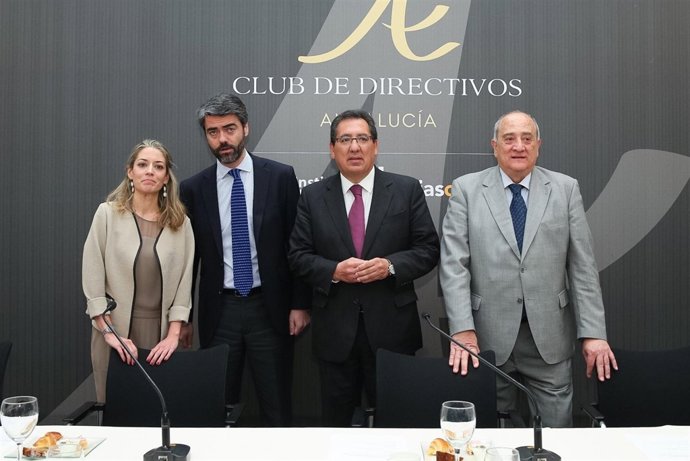 Consejero delegado de Vocento, Luis Enríquez, junto a Antonio Pulido (Cajasol)