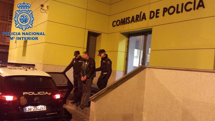 Imagen del peligroso pedófilo con orden internacional de busca detenido