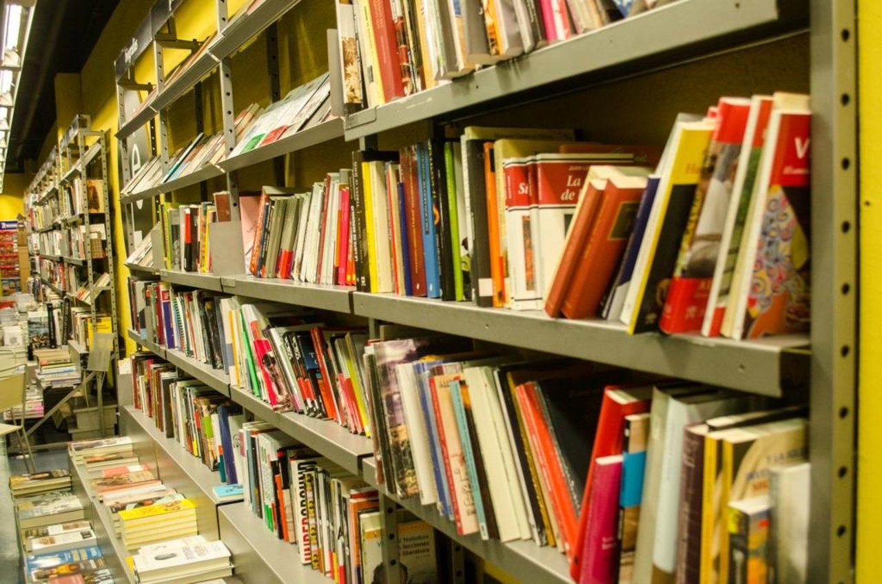 Libros, libreria, comprar, comprando, educación, estudio, estudios, estudiar 