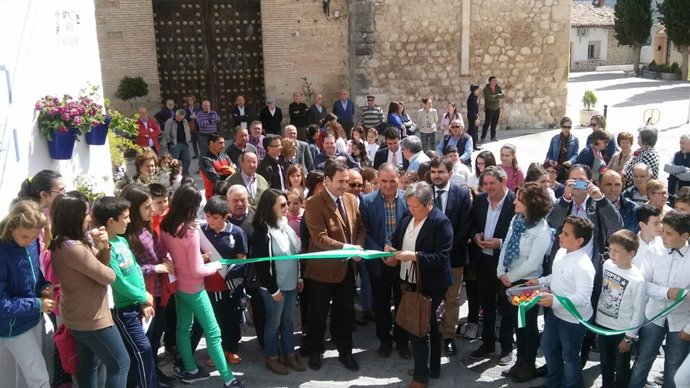 Inauguración del Rincón Poético Miguel Hernández-Josefina Manresa.