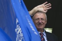 Serbia celebra unas elecciones marcadas por la vuelta de Seselj al Parlamento