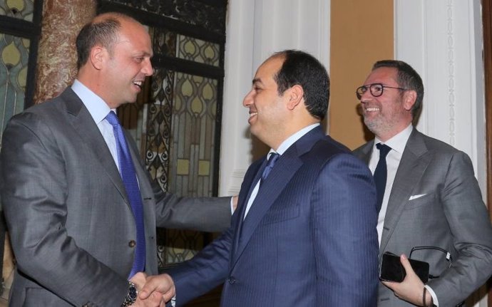 Angelino Alfano y el vicepresidente libio Ahmed Maetig