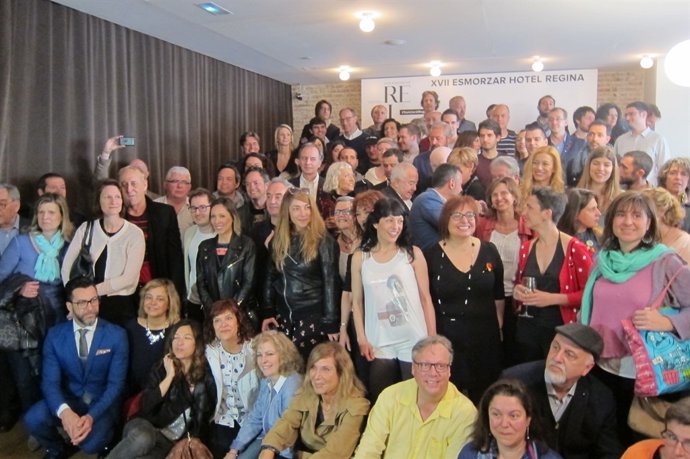 El cineasta Juan Antonio Bayona se ha sumado a la fiesta de Sant Jordi