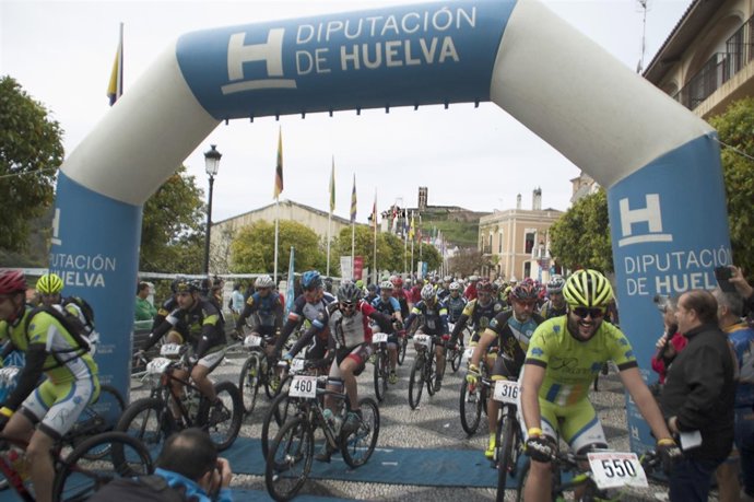 Salida de la carrera Huelva Extrema