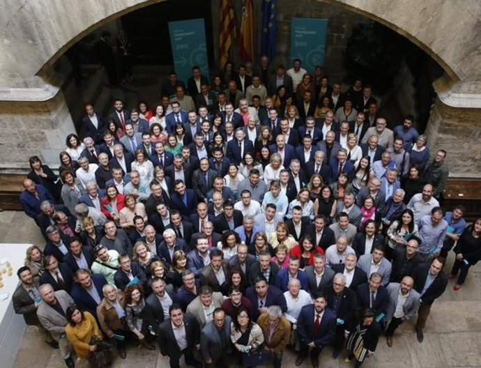 Alcaldes firman el manifiesto en el Palau de la Generalitat