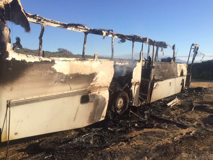 Autocaravana incendiada en San Roque (Cádiz)