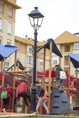 Nuevos puntos de luz en la urbanización Tres Robles