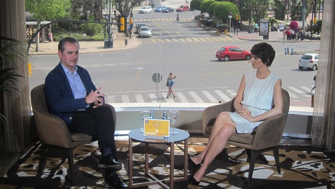 Paz Vega y Juan Antonio Vigar en el Festival de Cine de Málaga