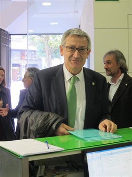 Santiago García Granda, aspirante a rector. 
