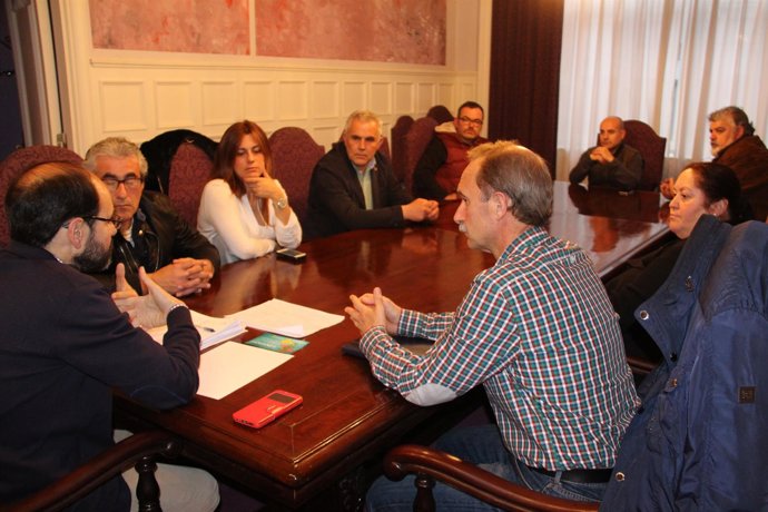 Reunión con empresarios del sector de la floristería local 
