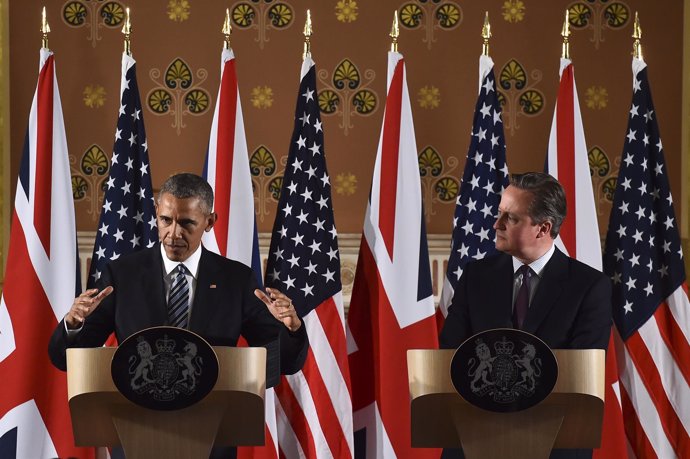 Obama y Cameron comparecen tras un encuentro en Londres