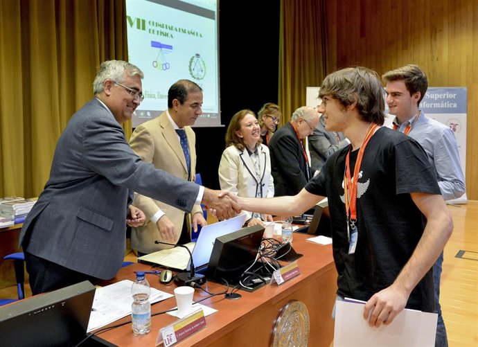 Antonio Ramírez de Arellano clausura la XXVII Olimpiadas Nacionales de Física