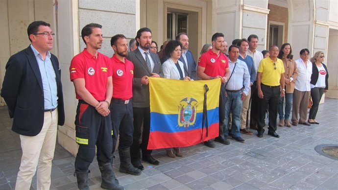 Minuto de silencio en Huelva por las víctimas de Ecuador.