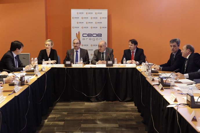 Lambán se reúne con el Comité Ejecutivo de CEOE Aragón