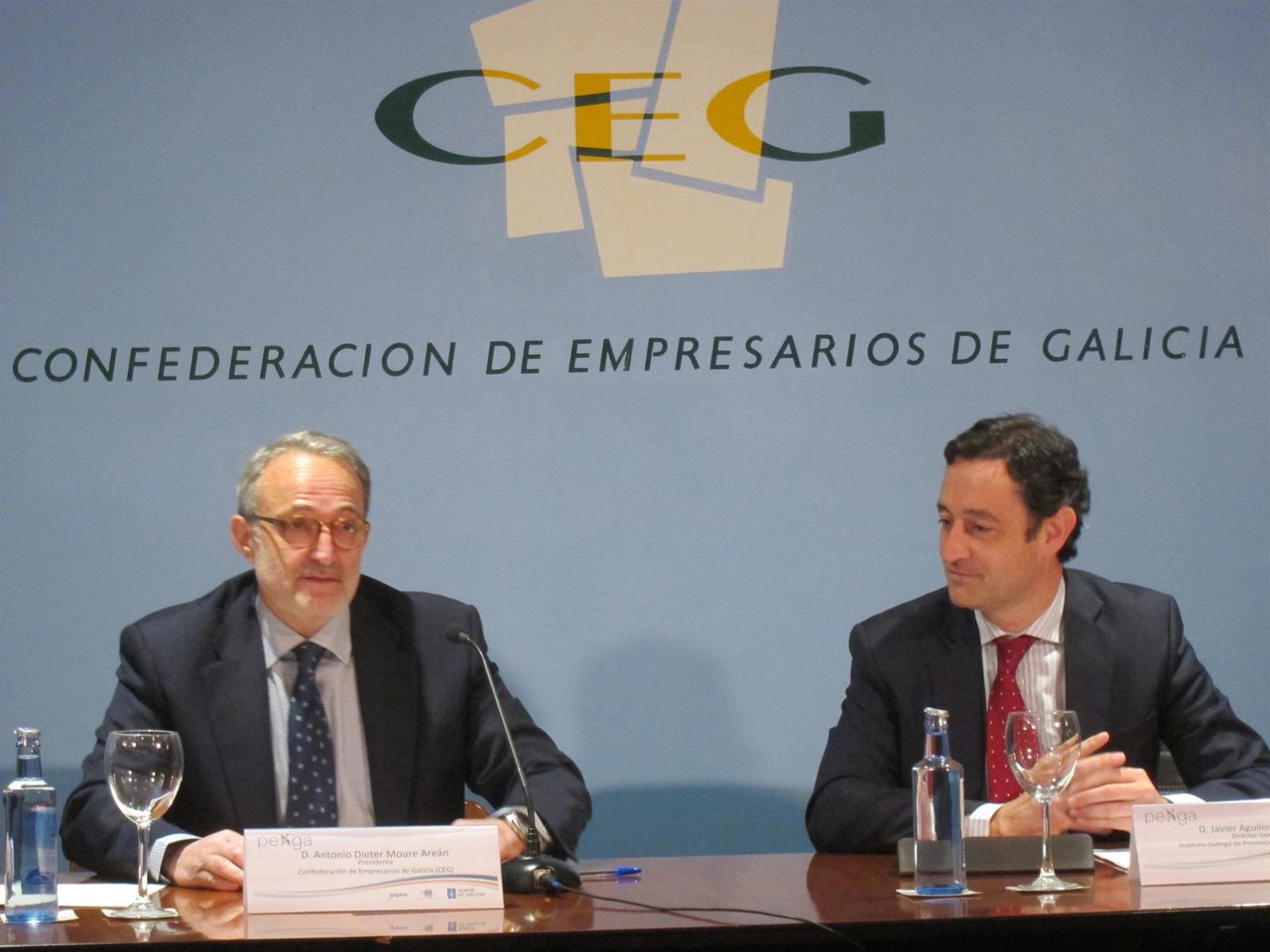 El presidente de la CEG, a la izquierda, junto al director del Igape