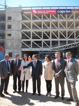 De Llera (centro), entre Crespín y Ambrosio, ante las obras