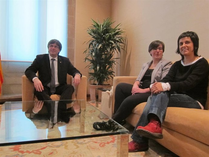 Carles Puigdemont (pte.Generalitat) Mireia Boya, Anna Gabriel (CUP) (Archivo)