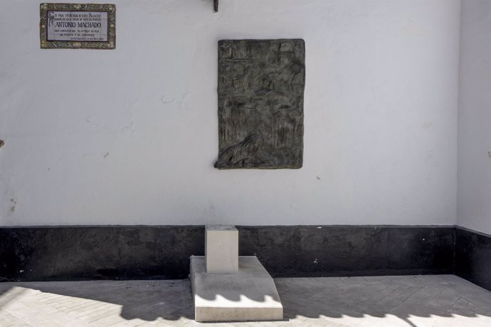 Lugar donde se encontraba el monumento a Machado en el Palacio de Dueñas 