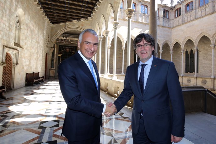 El embajador italiano Stefano Saninno y el pte.C.Puigdemont