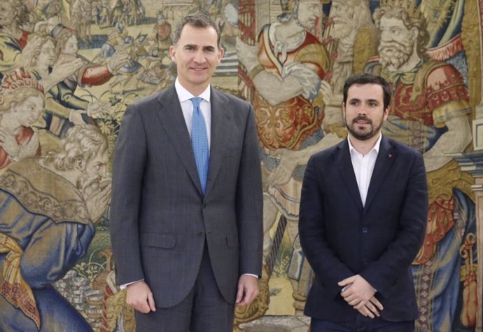 EL Rey Felipe VI y Alberto Garzón en la Zarzuela