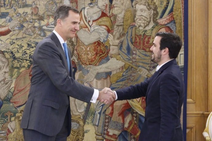 El Rey Felipe VI y Alberto Garzón en la Zarzuela 