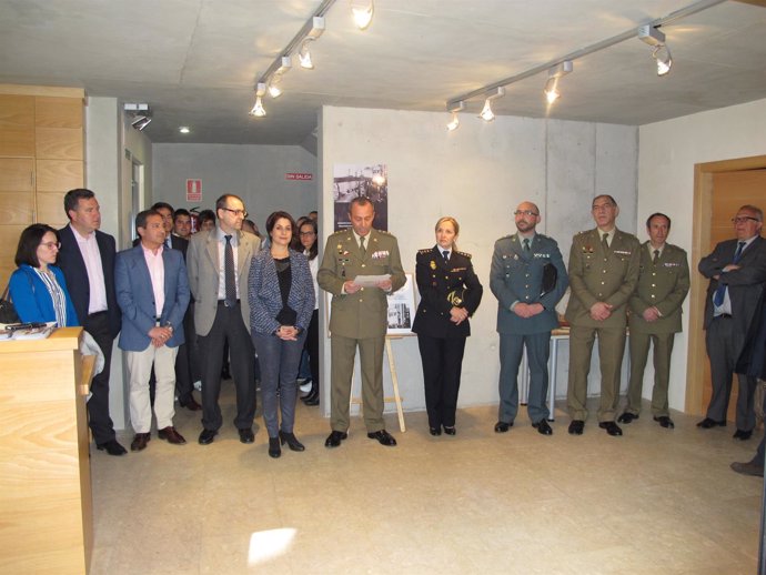 Defensa exhibe en Teruel una muestra fotográfica sobre la Marina