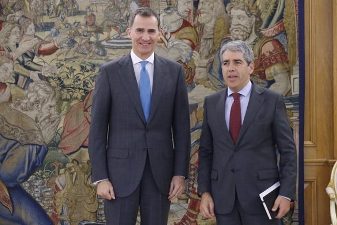 Felipe VI con Francesc Homs