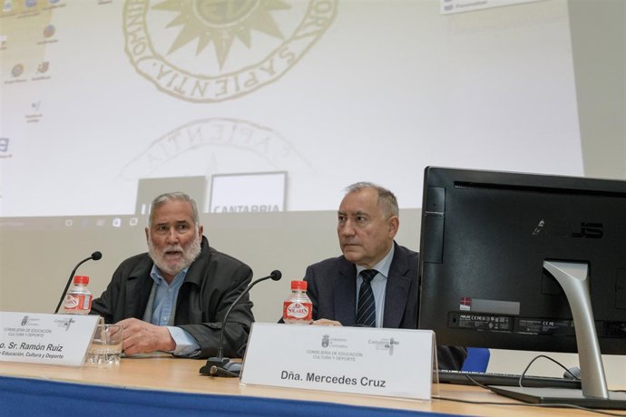 El consejero de Educación inaugura una jornada en la UNED