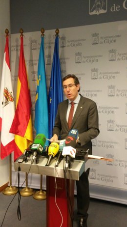 Fernando Couto, durante la rueda de prensa.