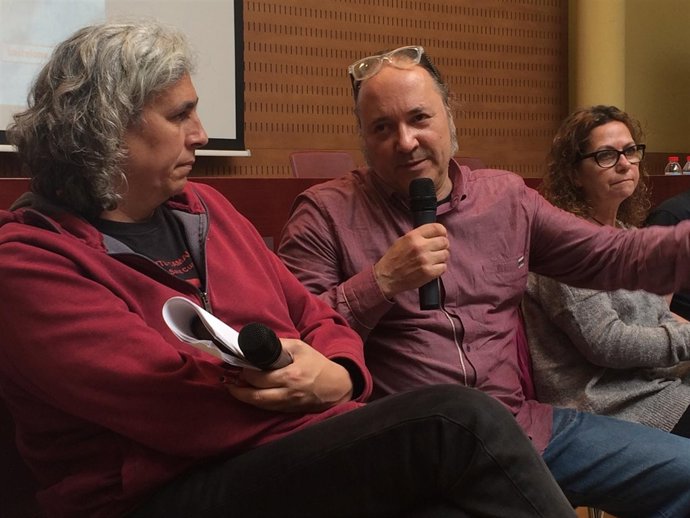 El periodista A.Puig,el dtor. R.Simó y la comisionada B.Sureda 