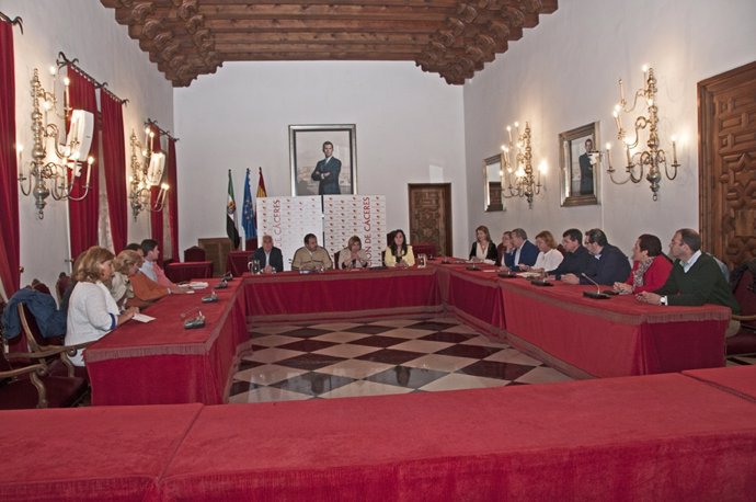 Reunión de Diputación Cáceres con ayuntamientos